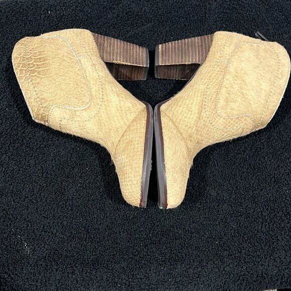 🔥🔥 UGG Australia CHARLOTTE Moon Tan Calf Hair Heeled Bootie Ankle Boots Sz 7.5 - Picture 7 of 13